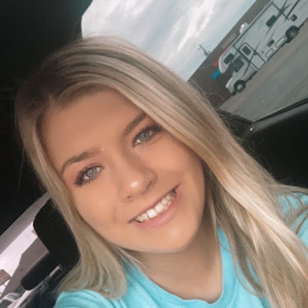 Meet your Posher, Maci